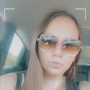 Meet your Posher, Karla